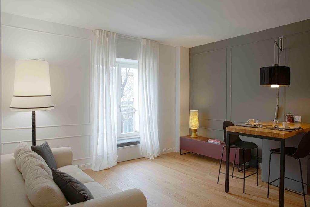Design In The Center Of Apartment Mailand