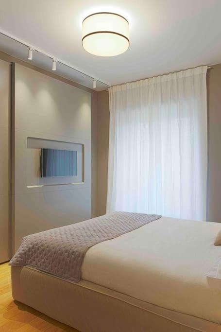 Appartamento Design In The Center Of